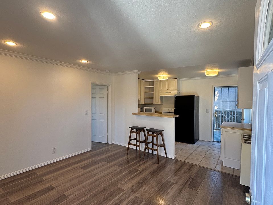 1st image of 1704 W Commonwealth Ave #1706