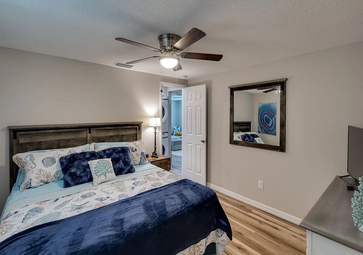 Charming 2 Bedroom Duplex in West Bradenton Available Furnished or Unfurnished — Photo 4