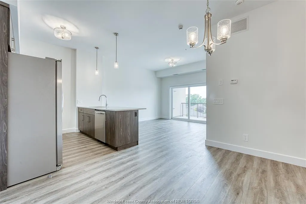 2 bed, 2.0 bath, 1083 sqft, $2,400 — Photo 4