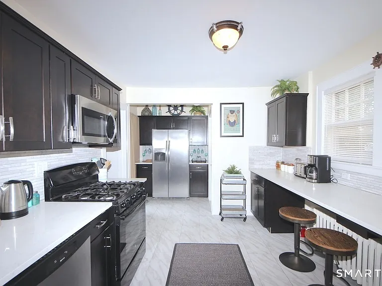 1093 Shippan Ave — Photo 12