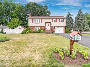 15 Pershing Dr, Latham, NY 12110