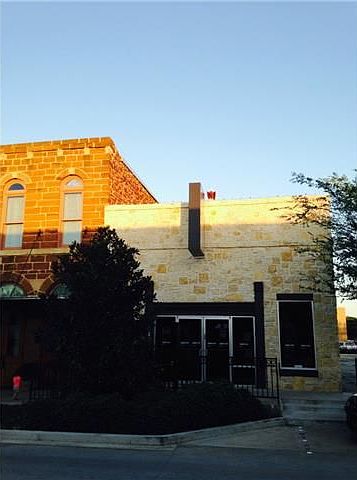 1st image of 112 N Oak St