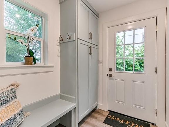 5th image of 524 N Ash Ave W