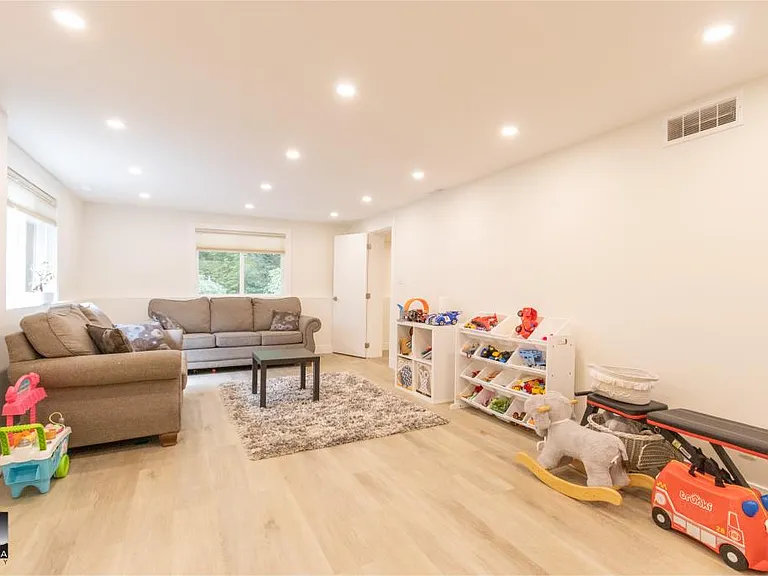 3581 Bluebonnet Rd — Photo 18