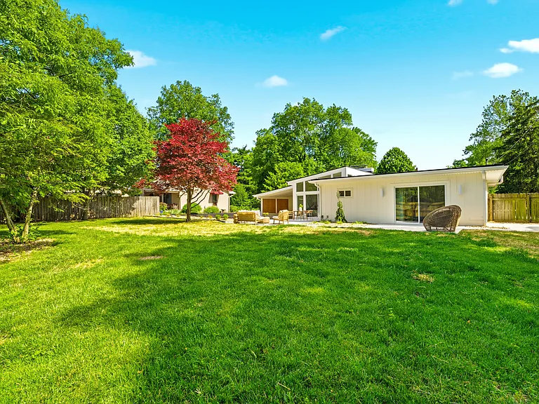 2276 Johnston Rd — Photo 70