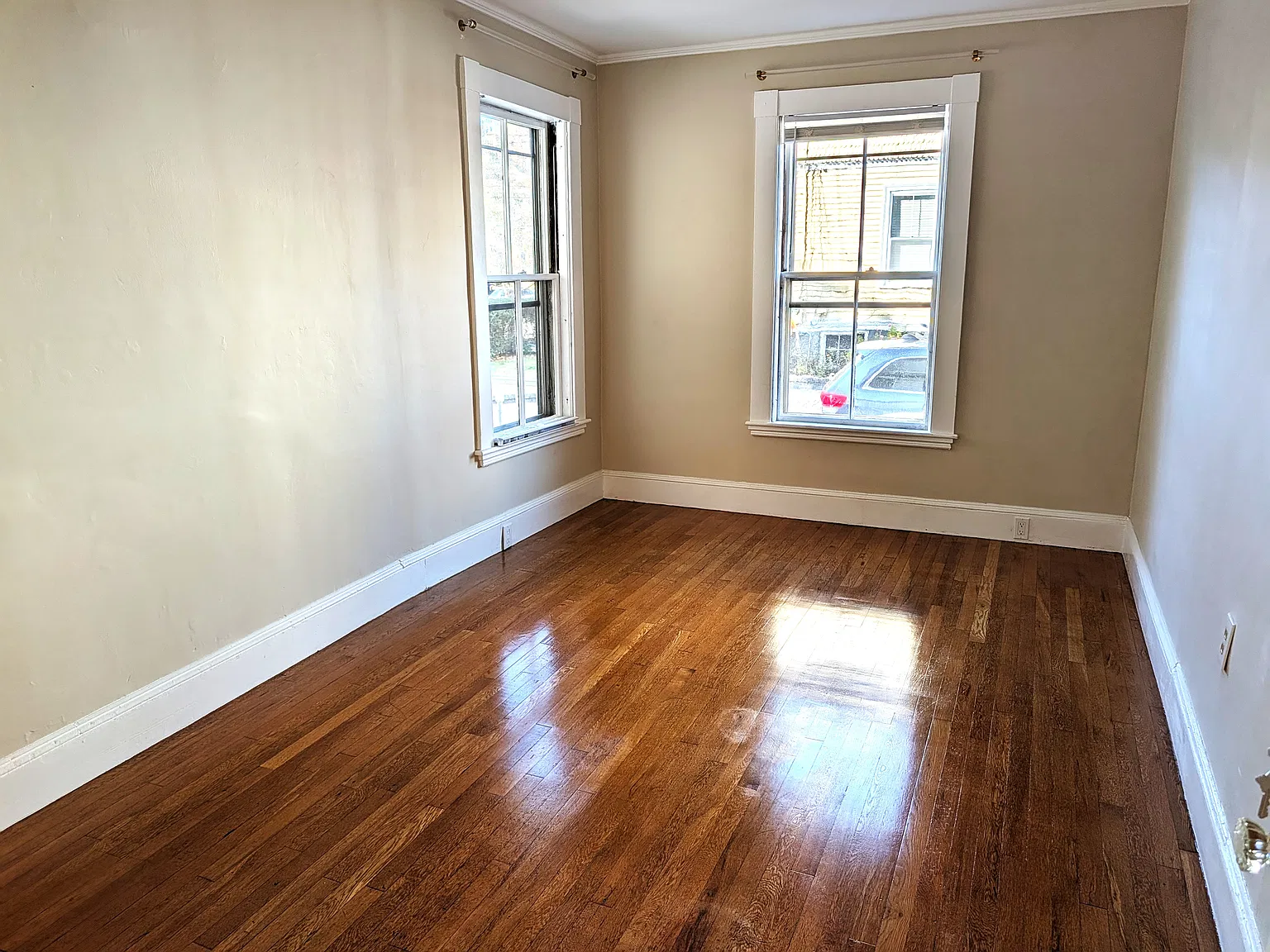 2 bed, 850 sqft, $2,300 — Photo 3