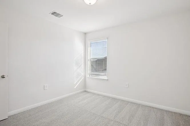 4917 Stockton Ln — Photo 14