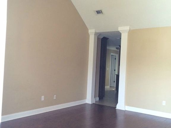 3rd image of 5054 Greyfield Pl N