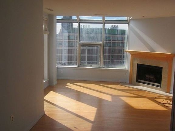 3rd image of 20 Chestnut St Ph 603