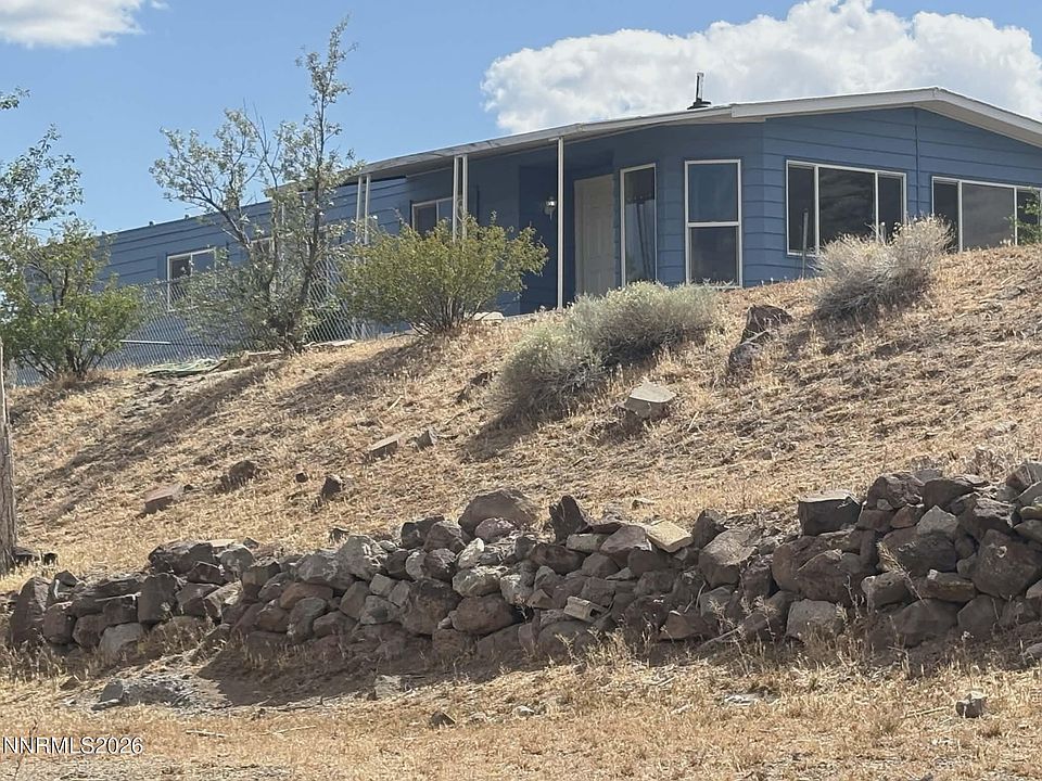 1st image of 16 Clayton Ln