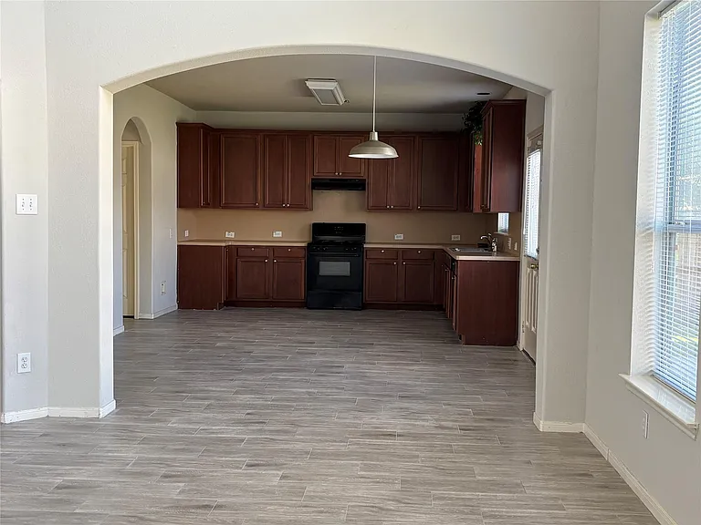 21518 Haylee Way — Photo 9