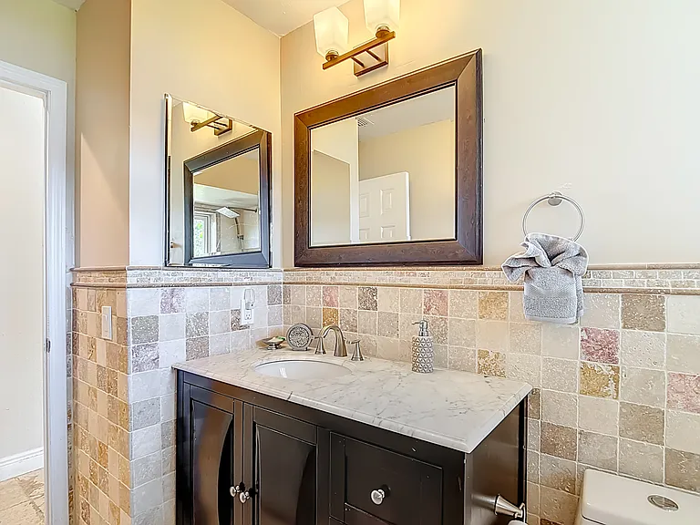 17208 Orangewood Dr — Photo 45
