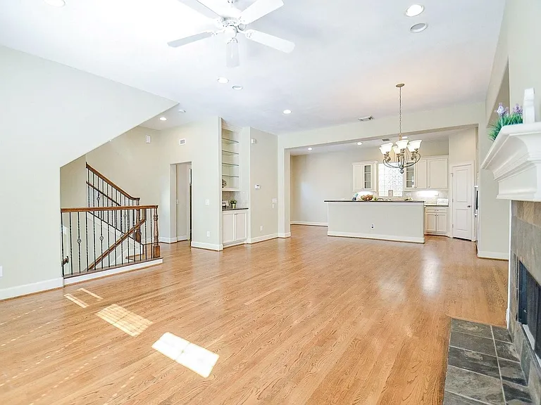 222 Knox St #F — Photo 23