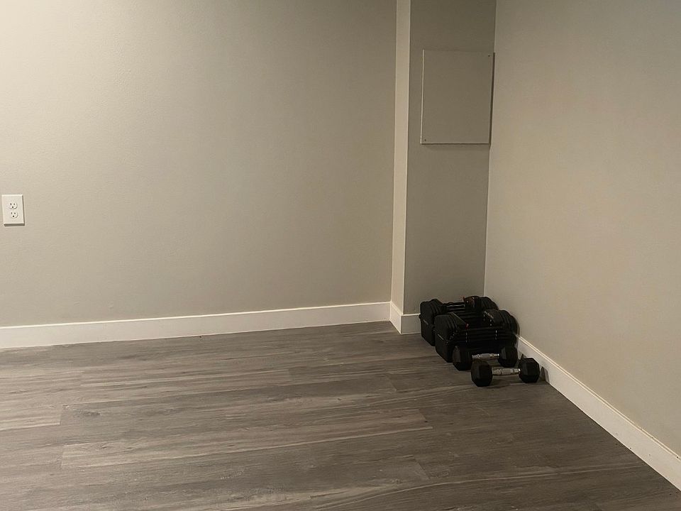 2nd image of 527 Brown Ave #1A