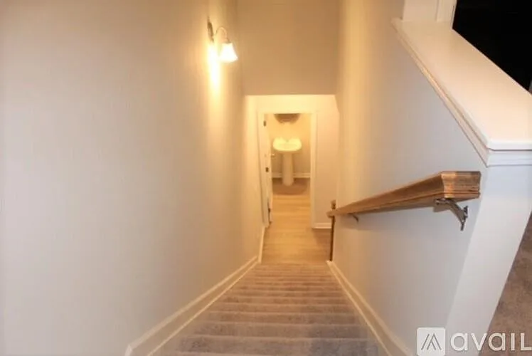 200 Turner Ln — Photo 15