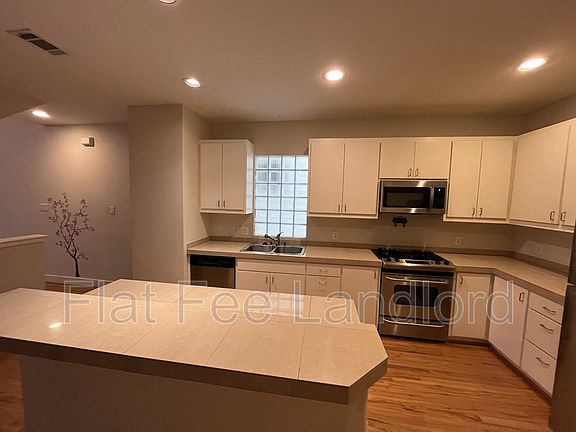 5th image of 8678 Meadowcroft Dr