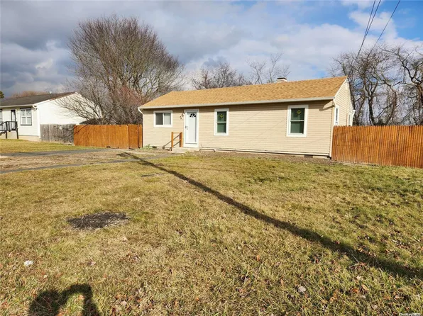 929 Provost Avenue, Bellport, NY 11713