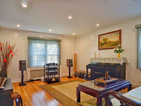 3rd image of 56 Spruce Ln