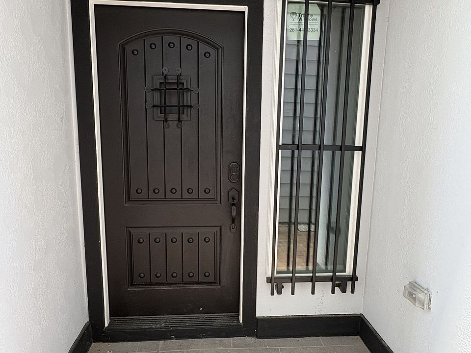 1st image of 3029 Clinton Dr