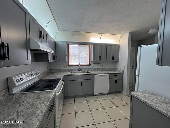 2nd image of 1303 Deer Springs Rd