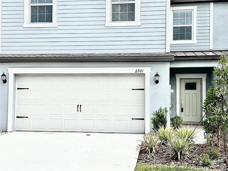 2201 Cerulean Sky Dr — Photo 2