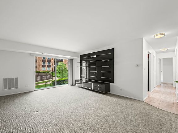 4th image of 1103 S Hunt Club Dr APT 126