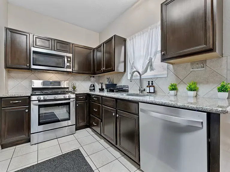 14190 Brushwood Dr — Photo 11