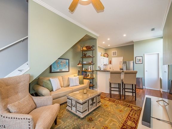 2nd image of 295 Bloomfield Ave #6