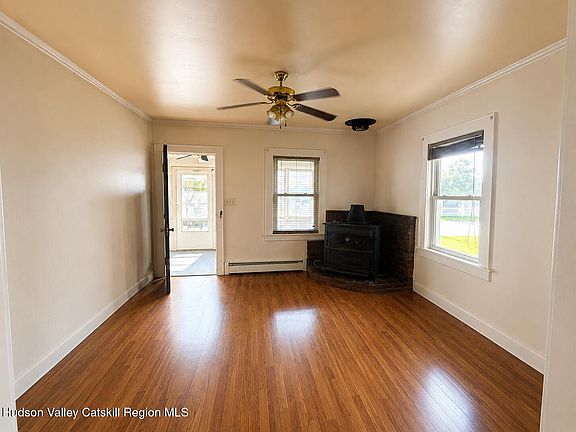 4th image of 1011 Columbia Street