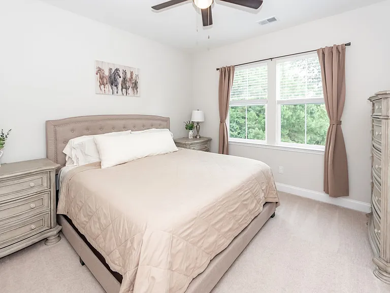 121 Hawthorne Landing Dr — Photo 26