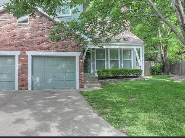 10134 W 86th St, Overland Park, KS 66212