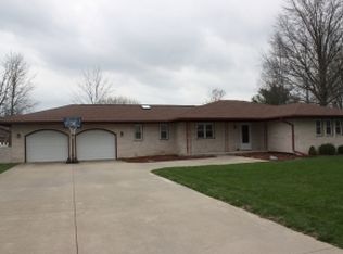 105 W Cedar Ave, Effingham, IL 62401