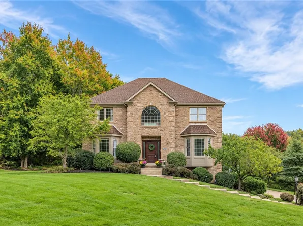 402 Honey Locust Dr, Cranberry Township, PA 16066