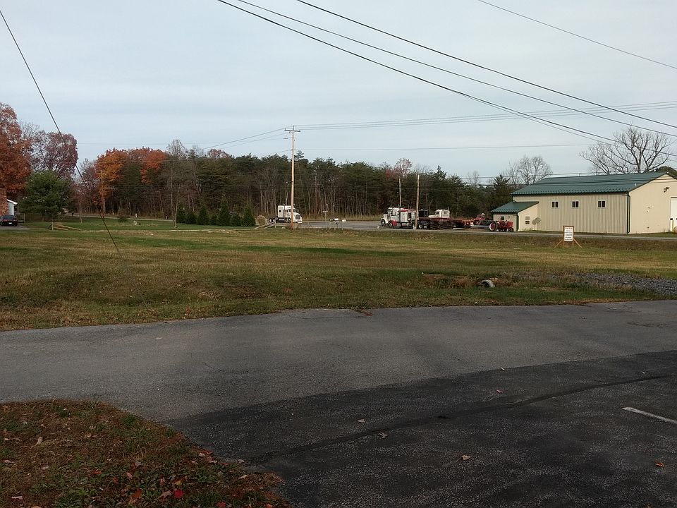2nd image of Valley Dale Ln