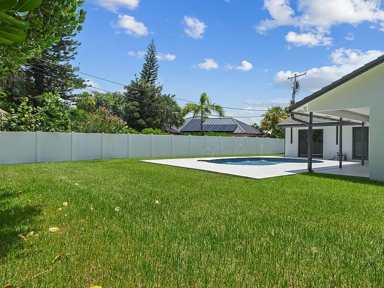 1291 Bimini Ln — Photo 34