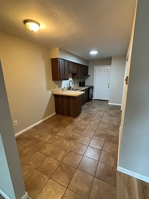 2 bed, 748 sqft, $995 — Photo 4