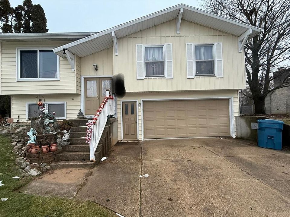 1st image of 2582 McIntosh Ave NE