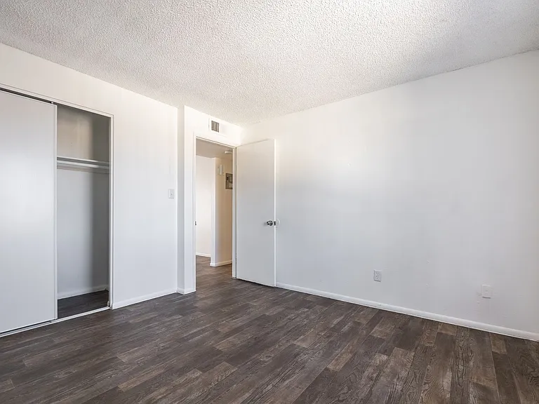 Park West Apartments — Photo 12