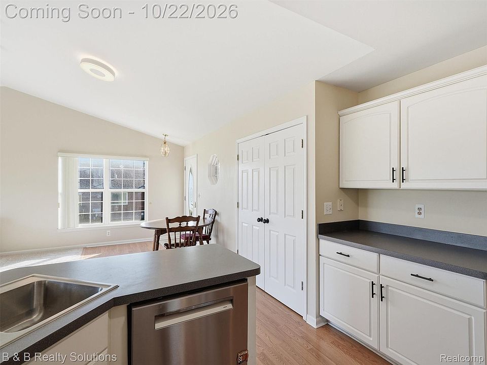 439 Ewell St, photo 25