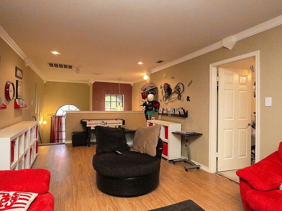 4th image of 7813 Kingshire Dr