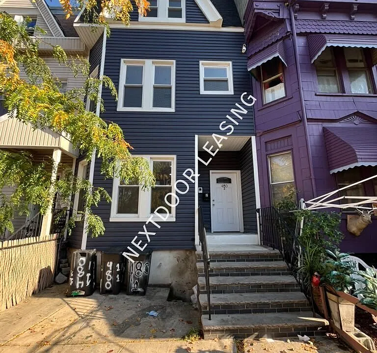 480 Bergen Ave #1M