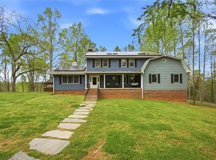 646 Flat Shoals Rd, Walhalla, SC 29691