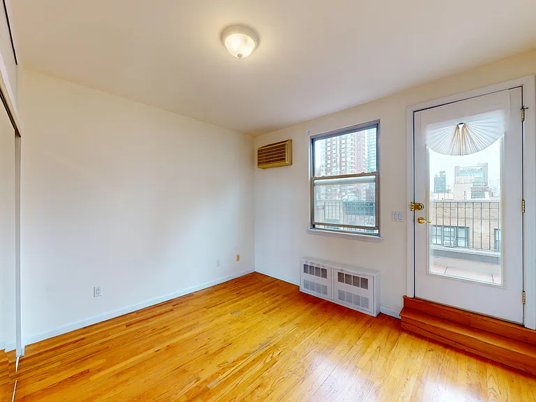 312 E 90th St #5E — Photo 16
