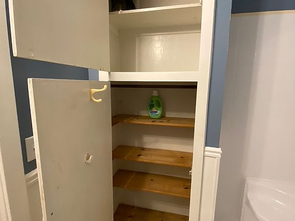 2nd image of 4146 Falls Rd