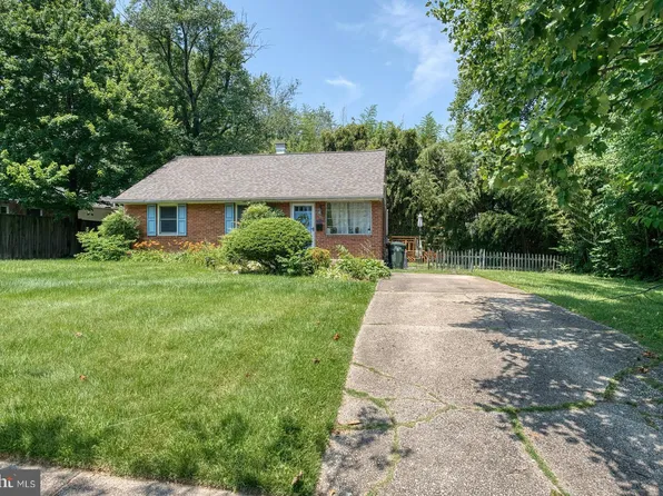 7534 Burnside Ct, Falls Church, VA 22043