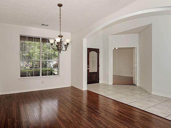 5th image of 46 S April Mist Cir