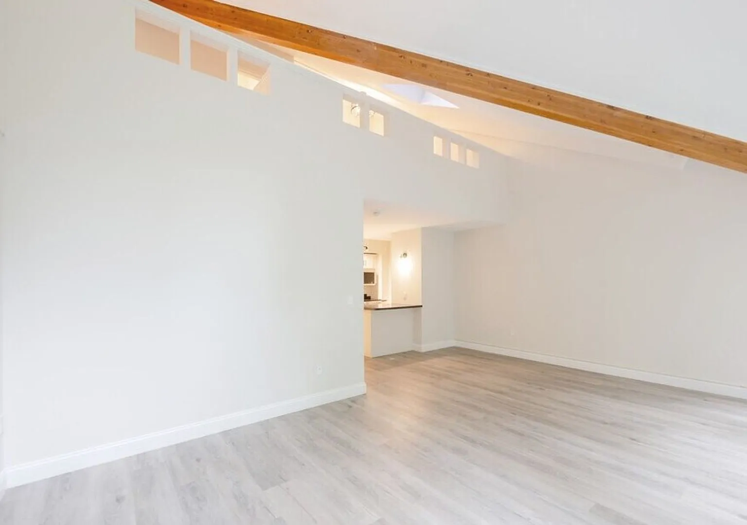 144 Larkin Way — Photo 4