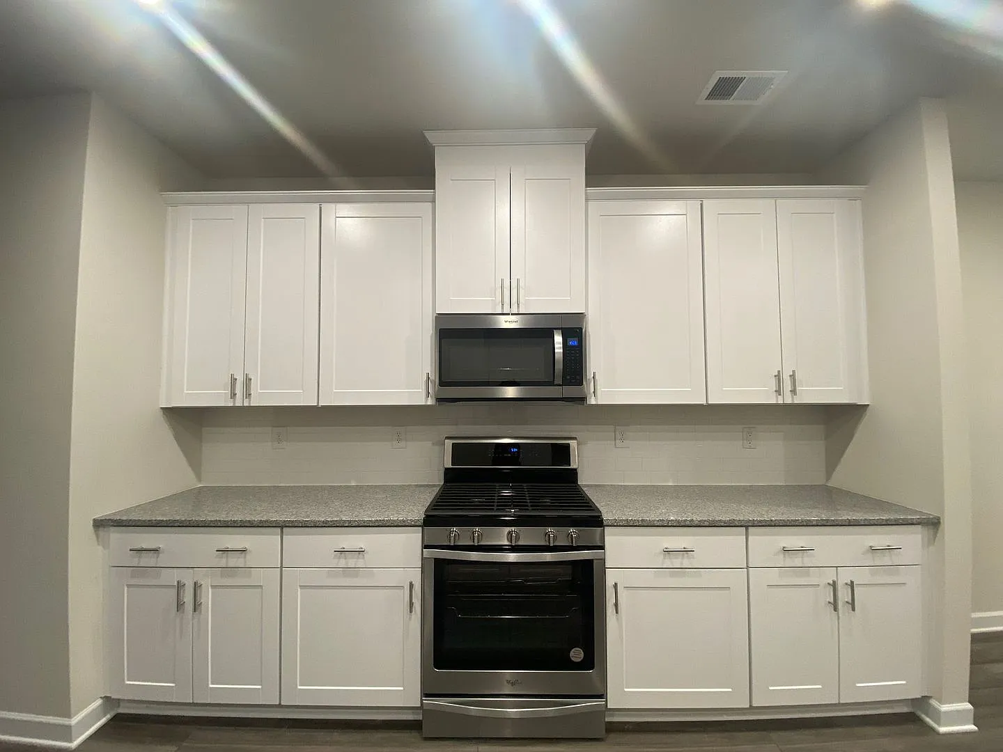 Room in 4 Bedroom Townhome at Memorial Pkwy — Photo 3