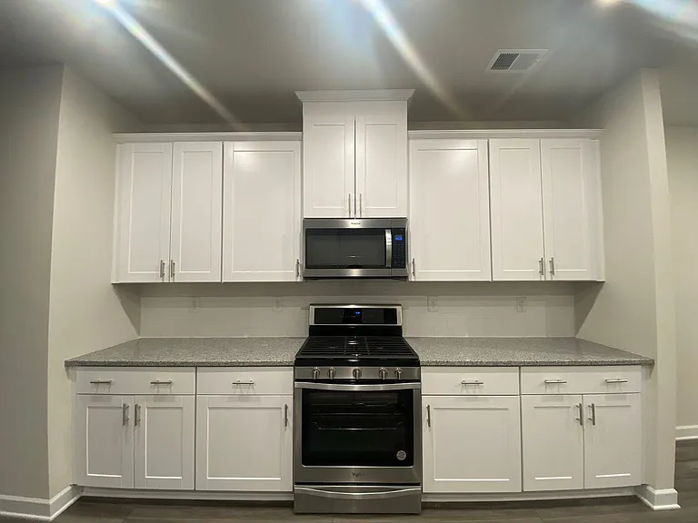 3812 Memorial Pkwy — Photo 3