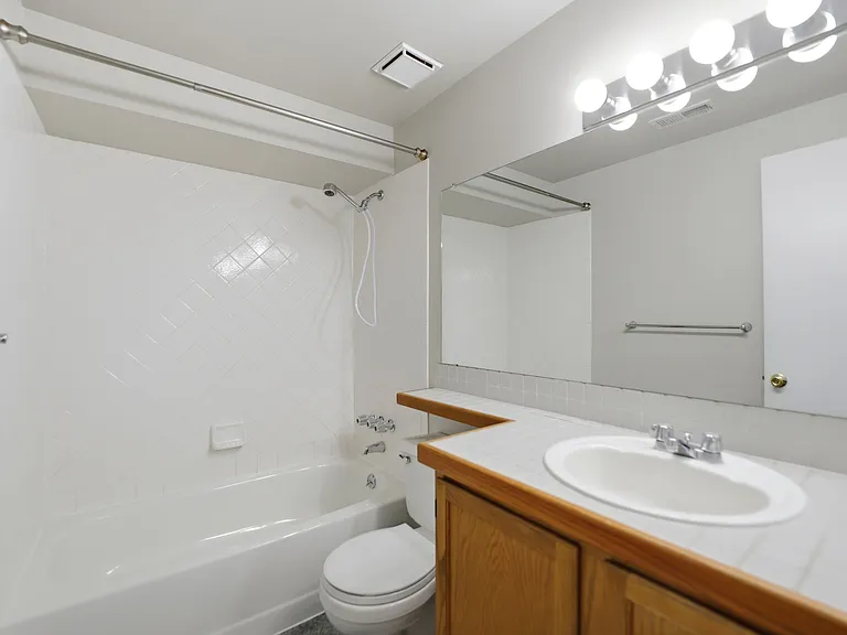 4827 Herndon Cir — Photo 10